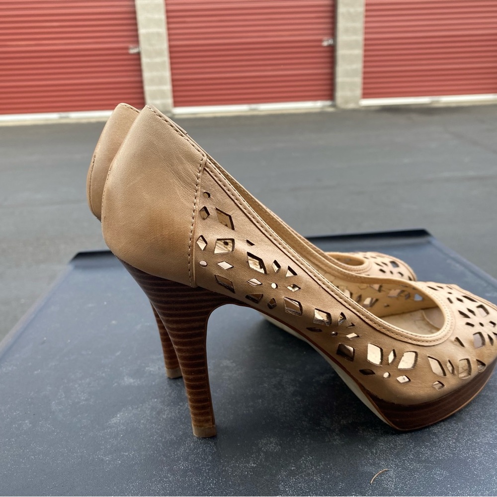 Franco Sarto L-Vial Women’s Peep Toe Tan High Heels/Pumps Size 9.5m View 6